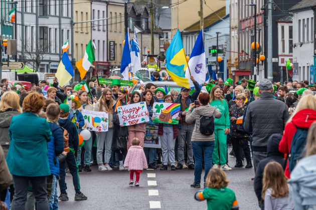bantry-west-cork-ireland-17th-mar-2023-bantry-held-its-st-patricks-day-parade-this-afternoon-in-front-of-around-2000-spectators-a-big-ukranian-contingent-took-part-in-the-parade-credit-ag-n