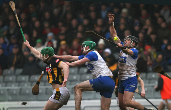 martin-keoghan-comes-up-against-billy-nolan-and-darragh-lyons