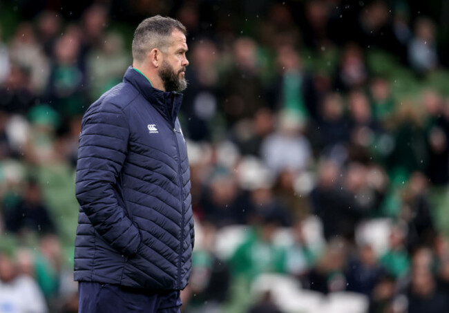 andy-farrell-during-the-warm-up