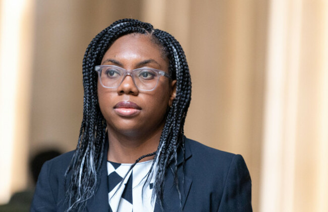 london-uk-08th-nov-2022-kemi-badenoch-international-trade-secretary-arrives-at-a-cabinet-meeting-at-10-downing-street-london-credit-ian-davidsonalamy-live-news