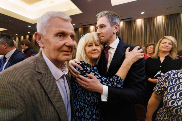 simon-harris-with-his-parents-mary-and-bart-after-he-was-confirmed-as-the-new-leader-of-fine-gael-paving-the-way-for-him-to-become-irelands-youngest-premier-at-the-midlands-north-west-european-ele