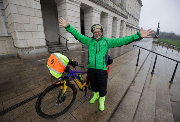 retransmitting-amending-caption-information-tv-presenter-timmy-mallett-visiting-the-parliament-buildings-at-stormont-where-he-also-met-deputy-first-minister-emma-little-pengelly-as-part-of-a-cycle-t