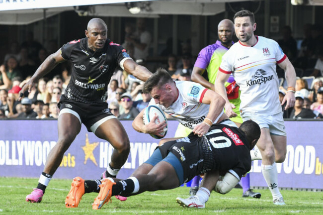 ethan-mcilroy-tackled-by-siya-masuku