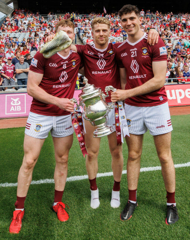 jonathan-lynam-luke-loughlin-and-charlie-drumm-celebrates