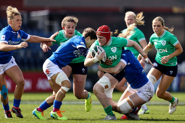 aoife-wafer-is-tackled-by-alyssa-dinca-and-vittoria-vecchini