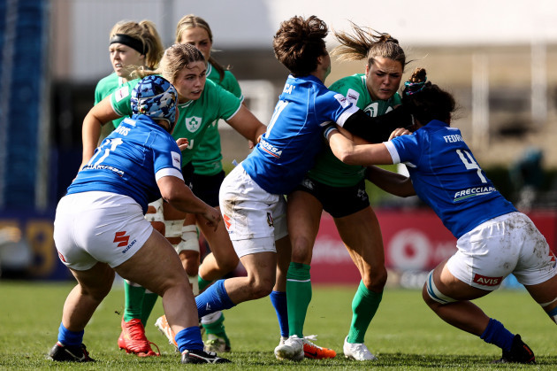 dorothy-wall-with-beibhinn-parsons-as-she-is-tackled-by-alyssa-dinca-and-valeria-fedrighi