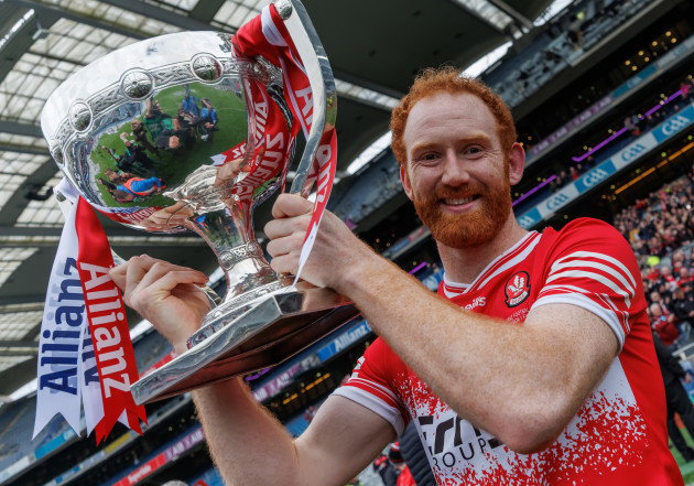 conor-glass-with-the-trophy