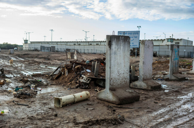 erez-kibbutz-israel-03rd-jan-2024-a-view-of-erez-crossing-as-it-remains-closed-as-fighting-between-israeli-troops-and-islamist-hamas-militants-continues-credit-ilia-yefimovichdpaalamy-live-new