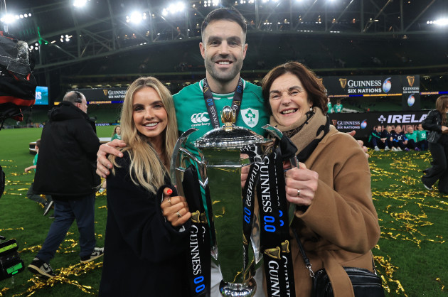 conor-murray-with-his-wife-joanna-and-mum-barbara