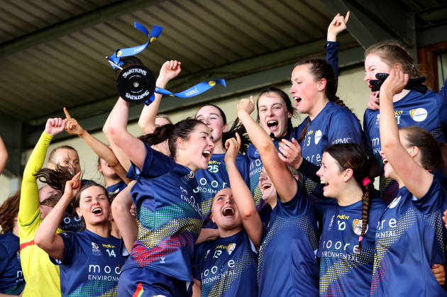 carlow-players-celebrate-with-the-cup