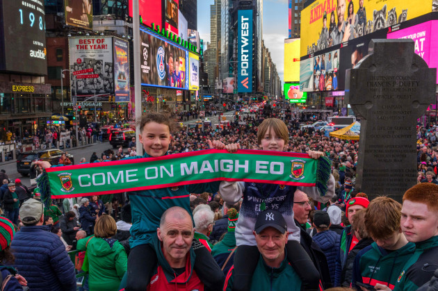 mayo-fans-in-times-square