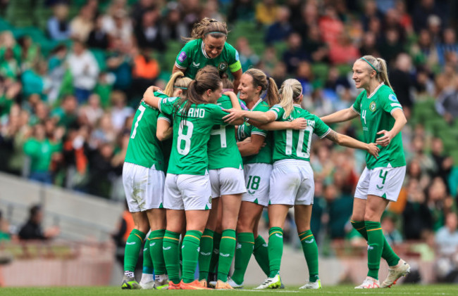 lucy-quinn-celebrates-scoring-her-sides-first-goal-with-teammates