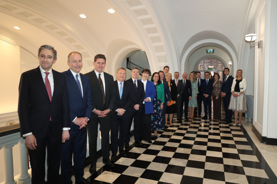 Taoiseach and newly appointed cabinet_01