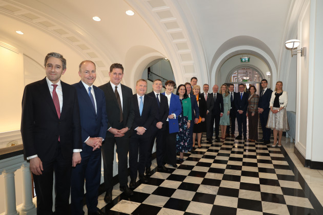 Taoiseach and newly appointed cabinet_01