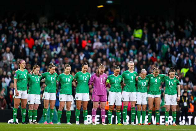 ireland-stand-for-a-moments-silence-in-memory-of-the-late-kelly-healy-wife-of-assistant-coach-colin-healy