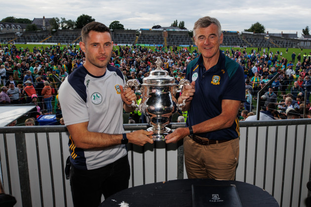 donal-keogan-lifts-the-tailteann-cup-with-colm-orourke