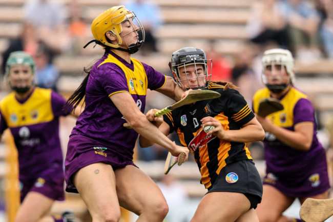 ciara-storey-tackles-aoife-doyle