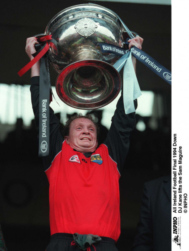 dj-kane-lifts-the-sam-maguire-1994