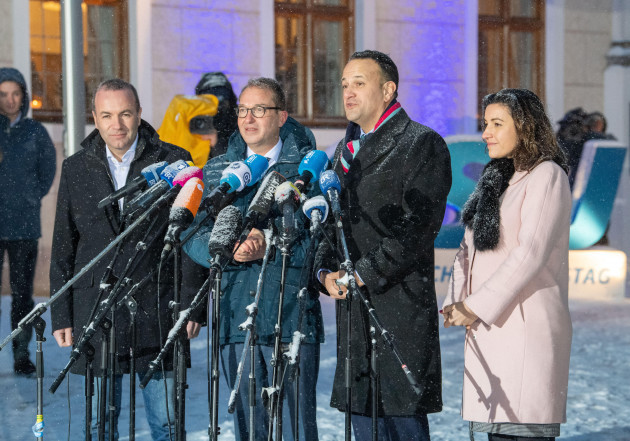 seeon-germany-04th-jan-2019-manfred-weber-csu-l-r-leader-of-the-parliamentary-group-of-the-european-peoples-party-epp-alexander-dobrindt-head-of-the-csu-regional-group-leo-varadkar-prim