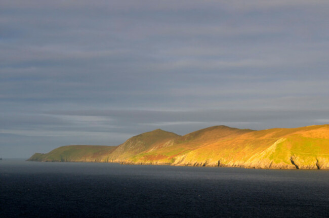 great-blasket-island-an-blascaod-mor-transient-ephemeral-light-along-the-dingle-peninsula-ring-of-kerry-county-kerry-ireland