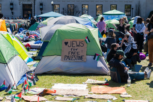 new-york-new-york-usa-22nd-apr-2024-pro-palestinian-supporters-set-up-a-protest-encampment-on-the-campus-of-columbia-university-in-new-york-as-seen-on-april-22-2024-all-classes-at-columbia-univ