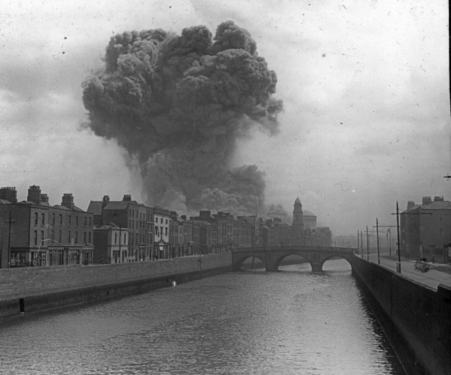 the-battle-of-dublin-the-image-shows-an-explosion-at-the-four-courts-during-the-irish-civil-war-1922