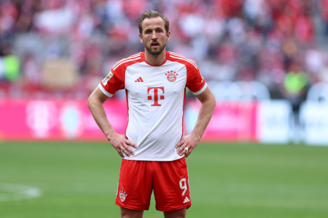 fussball-1-bundesliga-31-spieltag-fc-bayern-muenchen-eintracht-frankfurt-am-27-04-2024-in-der-allianz-arena-in-muenchen-harry-kane-muenchen-dfl-regulations-prohibit-any-use-of-photographs-as-i