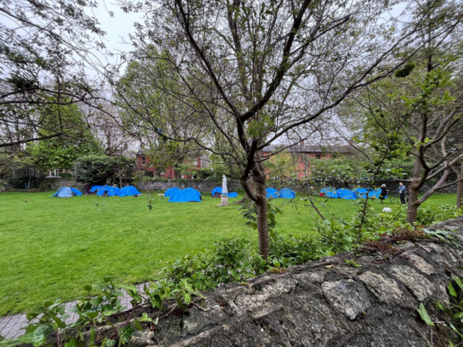 over-a-dozen-tents-which-have-been-pitched-by-asylum-seekers-on-the-grounds-of-st-marys-park-in-ballsbridge-south-dublin-picture-date-friday-may-3-2024