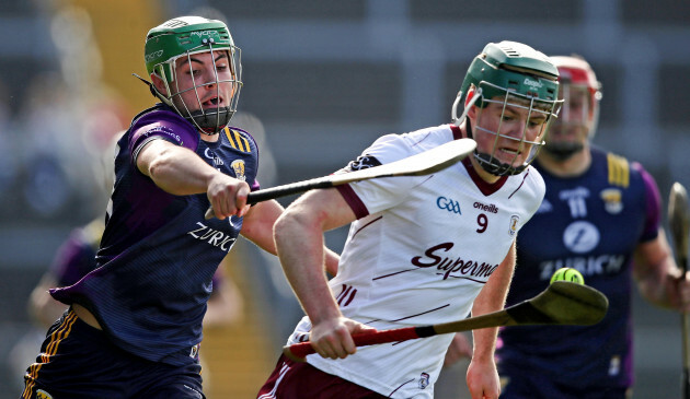 richie-lawlor-tackles-gavin-lee