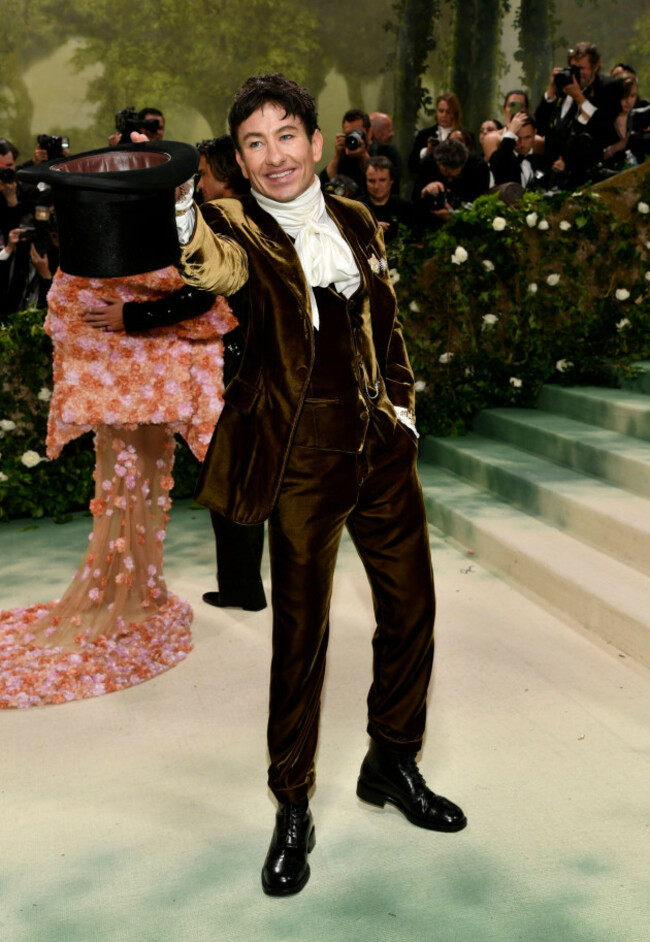 barry-keoghan-attends-the-metropolitan-museum-of-arts-costume-institute-benefit-gala-celebrating-the-opening-of-the-sleeping-beauties-reawakening-fashion-exhibition-on-monday-may-6-2024-in-new