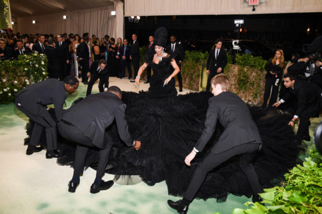 new-york-usa-06th-may-2024-cardi-b-walking-on-the-red-carpet-at-the-2024-metropolitan-museum-of-art-costume-institute-gala-celebrating-the-opening-of-the-exhibition-titled-sleeping-beauties-reawak