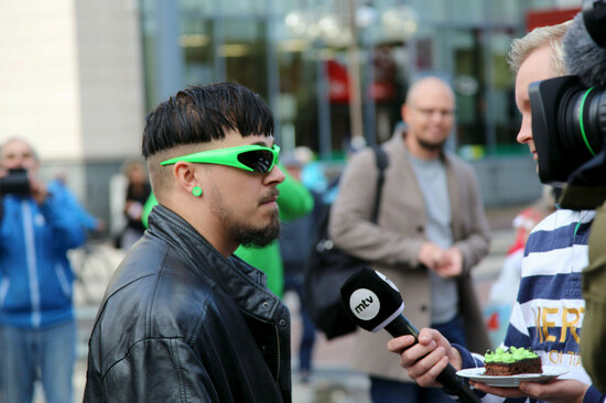 vantaa-finland-04th-oct-2023-finlands-eurovision-runner-up-kaarija-during-the-event-where-the-mural-of-him-was-revealed-in-his-home-town-in-vantaa-finland-on-october-4-2023-the-city-of-vanta