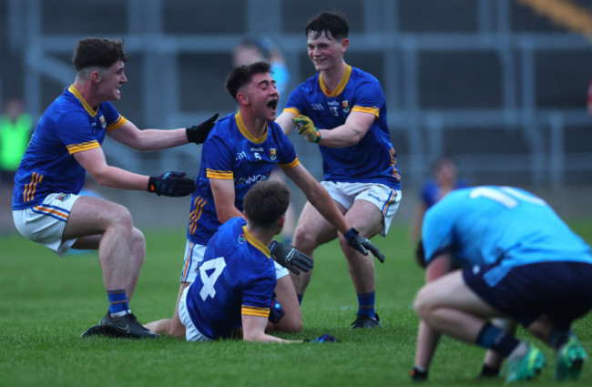 mark-cooney-darragh-mulligan-conor-doherty-and-karl-ohara-celebrate-at-the-final-whistle