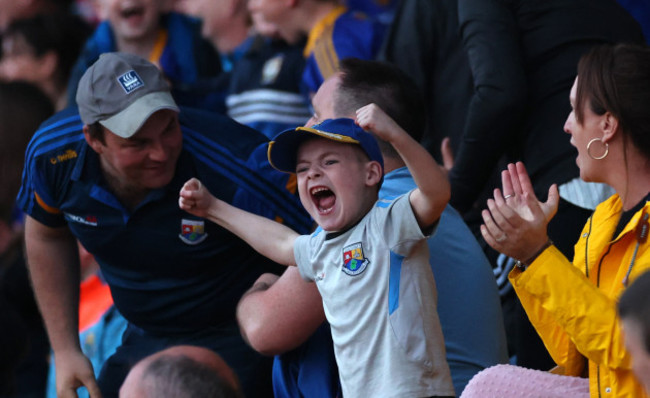 longford-fans-react-during-the-closing-stages-of-the-game