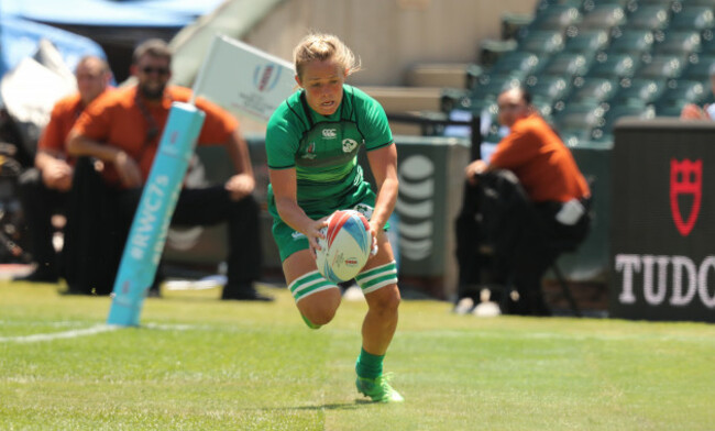 ashleigh-baxter-scores-a-try