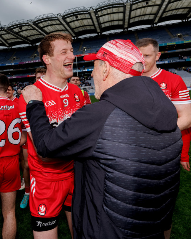 brendan-rodgers-celebrates-with-manager-mickey-harte