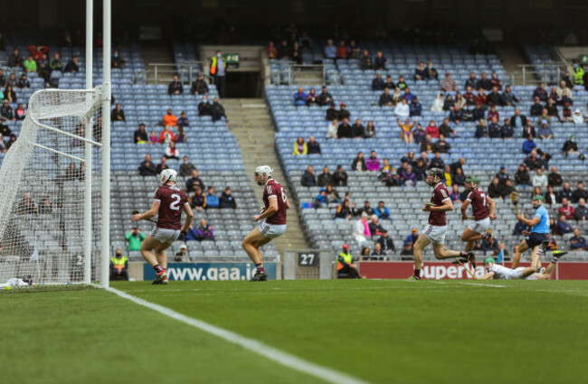 chris-crummey-scores-a-goal