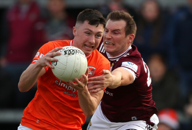 kieran-martin-tackles-oisin-conaty
