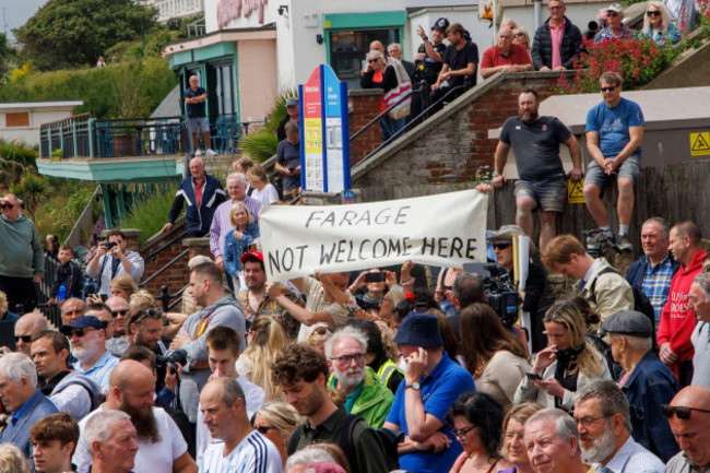 london-uk-4th-june-2024-nigel-farage-visits-clacton-on-sea-for-his-first-visit-as-an-election-candidate-the-new-reform-leader-announced-yesterday-that-he-will-be-standing-in-the-election-as-a-can