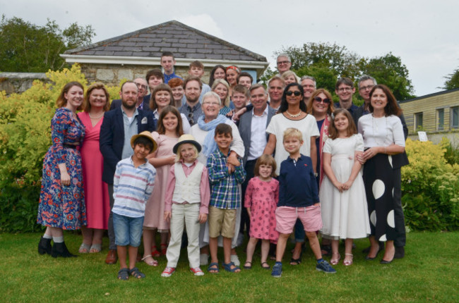 2. Ann Ingle with her children and grandchildren on the occasion of her 80th birthday in 2020(1)