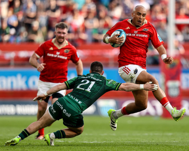 simon-zebo-jumps-to-break-past-caolin-blade