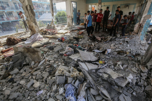 deir-el-balah-palestinian-territories-06th-june-2024-palestinians-inspect-damages-after-an-israeli-airstrike-on-a-school-for-displaced-people-run-by-the-united-nations-relief-and-works-agency-for