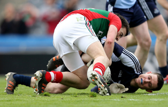 jason-doherty-and-goalkeeper-stephen-cluxton