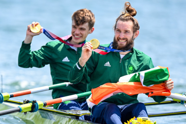 fintan-mccarthy-and-paul-odonovan-with-their-gold-medals