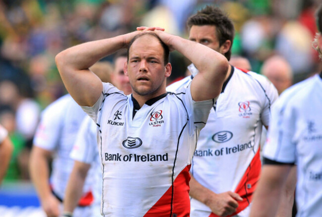 a-dejected-bj-botha-leaves-the-pitch