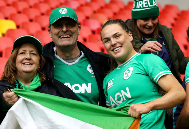 beibhinn-parsons-with-her-family-after-the-game