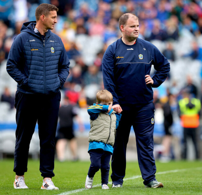 davy-burke-with-his-son-shay-dejected-after-the-game