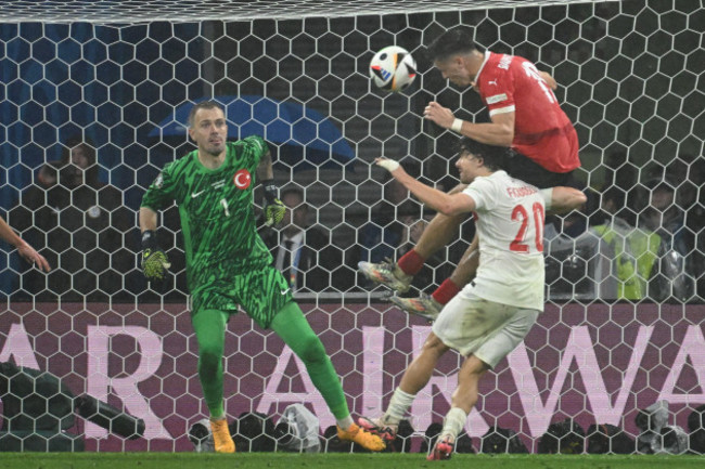 leipzig-germany-2-july-2024-mert-gunok-of-turkey-during-the-uefa-euro-2024-round-of-16-match-between-austria-and-turkey-at-leipzig-stadium-credit-meng-gaoalamy-live-news