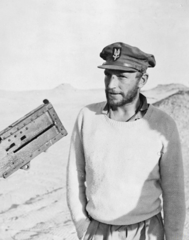 the-special-air-service-during-the-second-world-war-portrait-of-lt-col-robert-blair-paddy-mayne-sas-in-the-desert-near-kabrit-1942-mayne-robert-blair-british-army-special-air-service