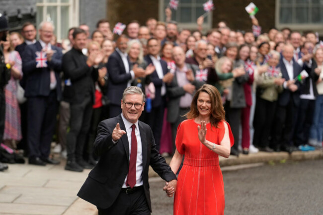 britains-labour-party-prime-minister-keir-starmer-and-his-wife-victoria-arrive-in-downing-street-and-greet-supporters-in-london-friday-july-5-2024-labour-leader-stammer-won-the-general-election-o